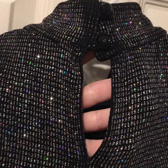 MOCK NECK SPARKLE TANK - Picture 5 of 11